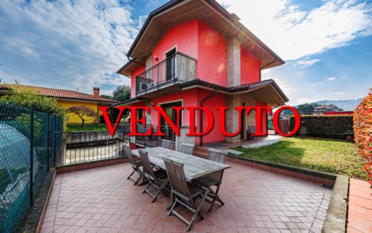 Ampia villa singola in vendita nelle vicinanze di Bergamo città