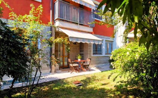 TRILOCALE CON GIARDINO PRIVATO E BOX
